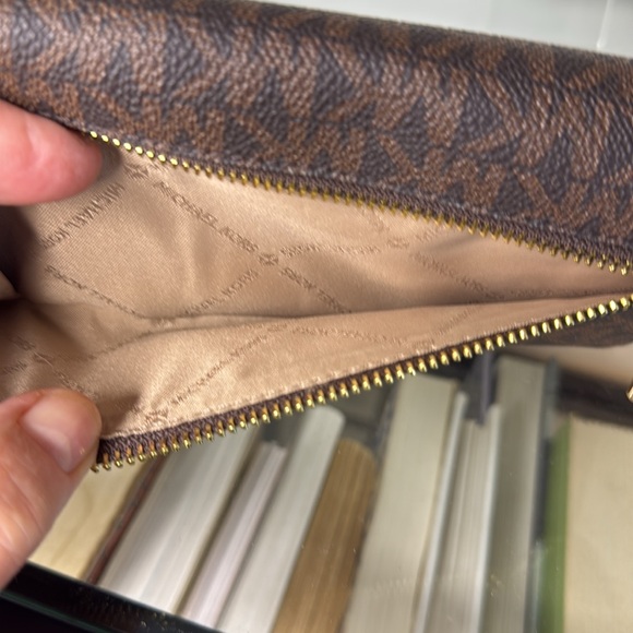 EUC Michael Kors Jet Set Large Signature Snap-Font Tri-fold Wallet - Picture 6 of 6